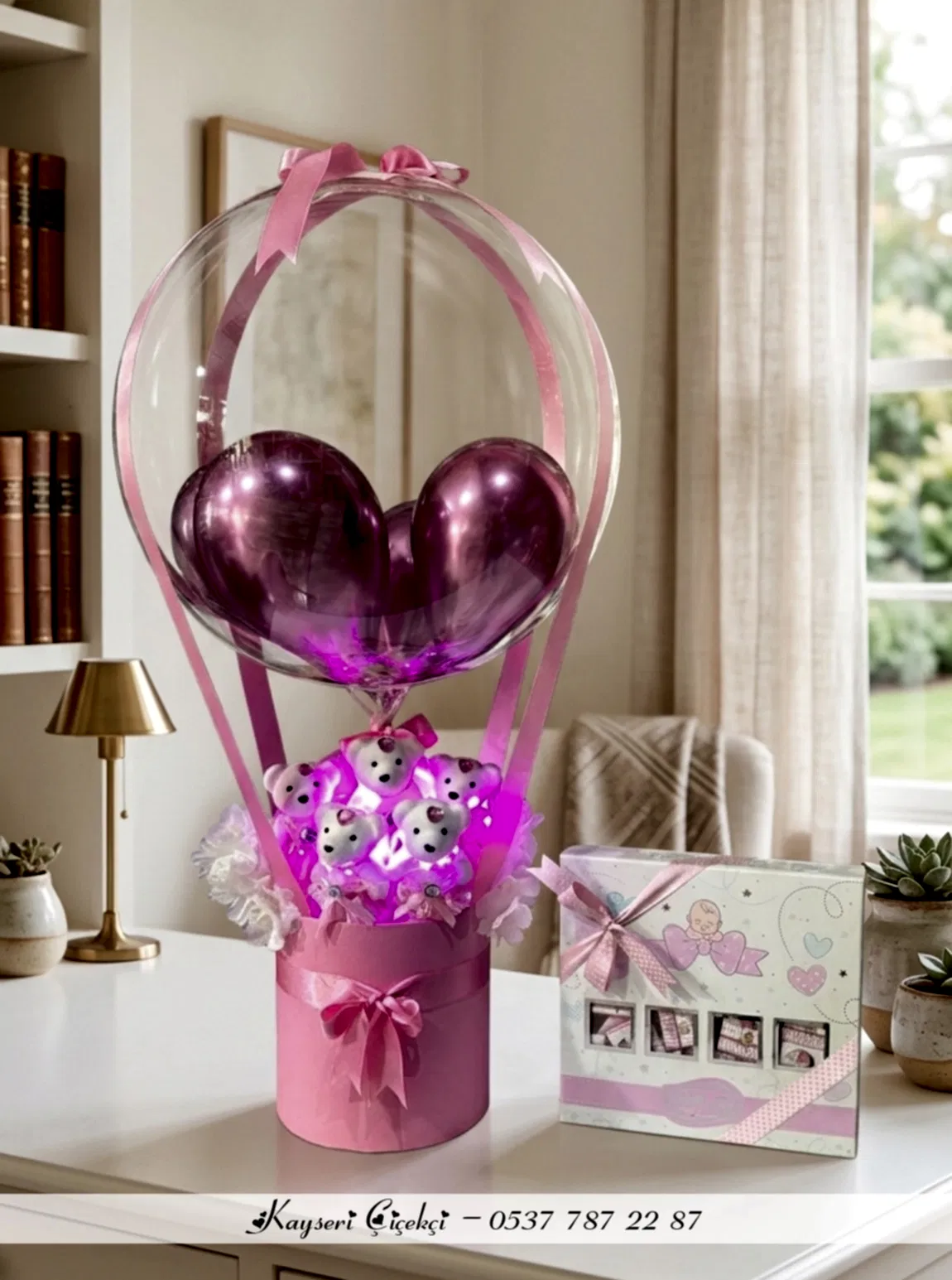 Balonlu Kutu Aranjman Pembe Ve Bolçi Çikolata Seti