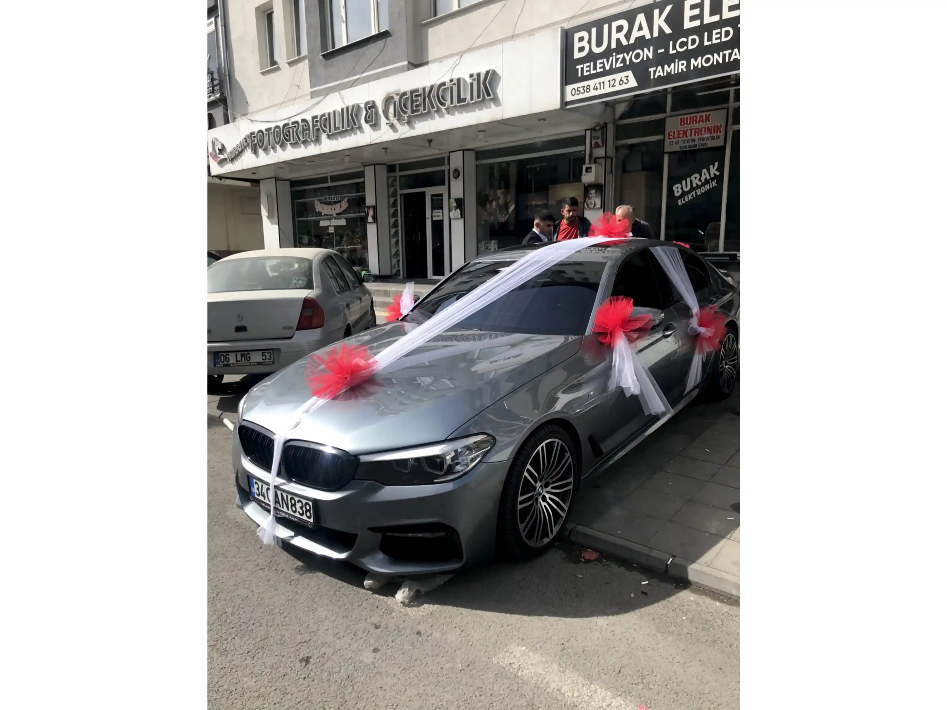 Çiçeksiz Araç Süsleme