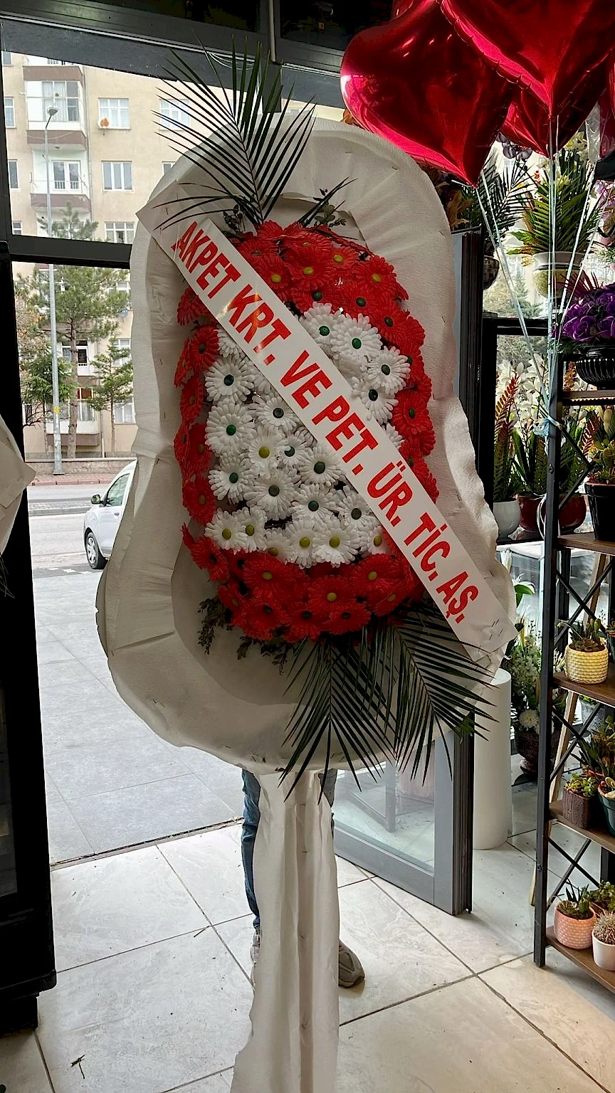 Yapay Gerbera Çiçekği Çelengi Kırmızı Beyaz